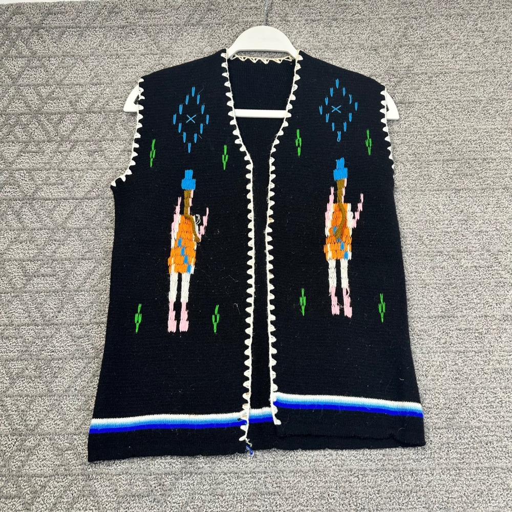 Womens Sleeveless Knit Sweater Vest Vintage Style Embroidered‎ Art Design